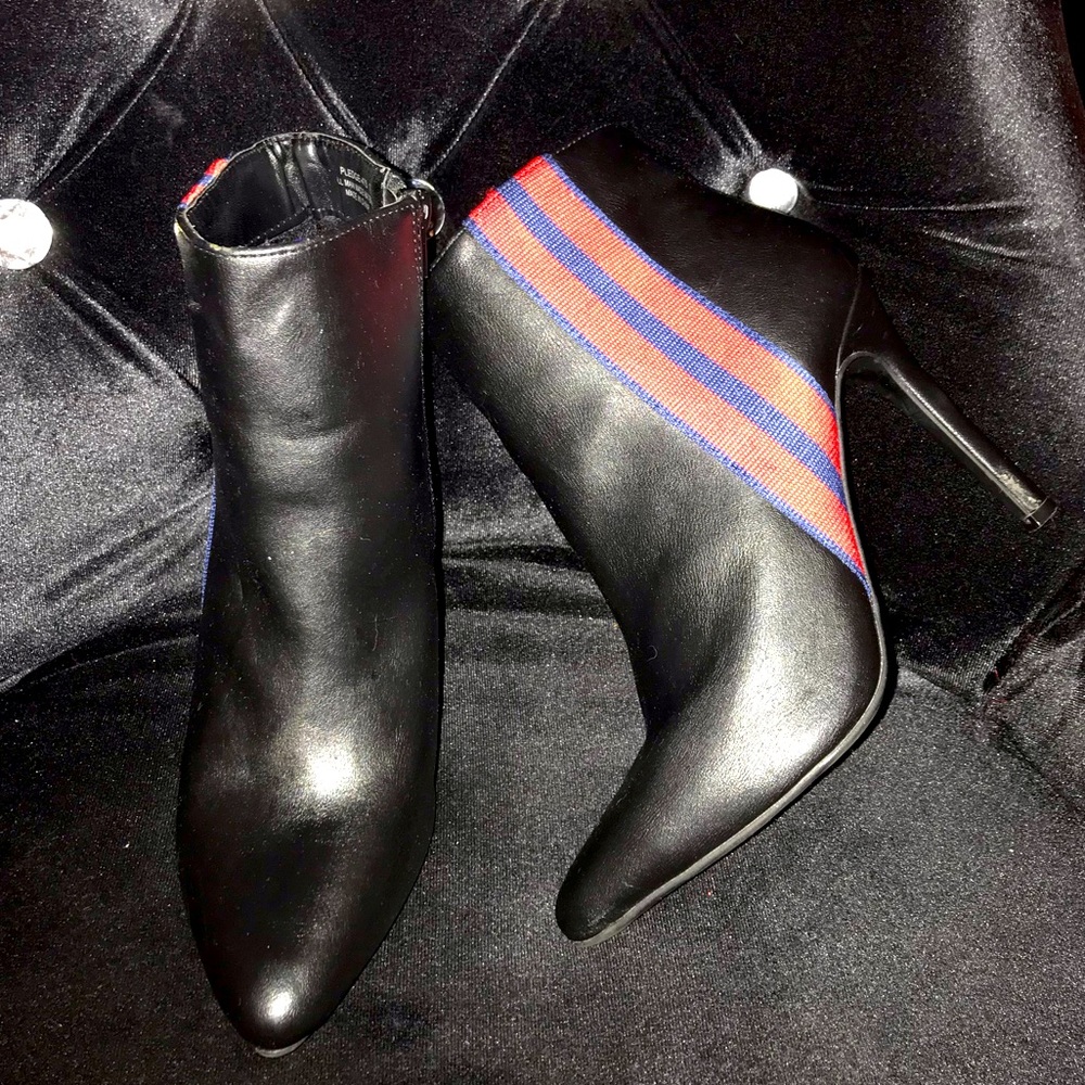 ❤️Rouge! Black Leather Ankle Boots Size 7 1/2❤️